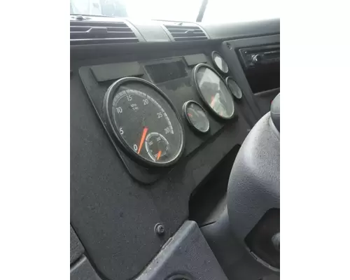 FREIGHTLINER CASCADIA 113 GAUGE CLUSTER