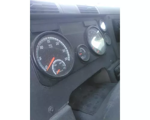 FREIGHTLINER CASCADIA 113 GAUGE CLUSTER