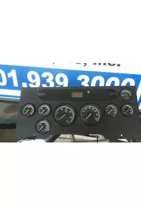 FREIGHTLINER CASCADIA 113 GAUGE CLUSTER