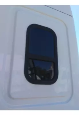 FREIGHTLINER CASCADIA 113 GLASS, SLEEPER