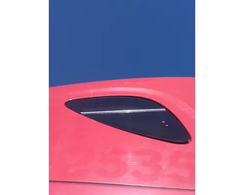 FREIGHTLINER CASCADIA 113 GLASS, SLEEPER