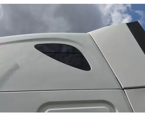 FREIGHTLINER CASCADIA 113 GLASS, SLEEPER