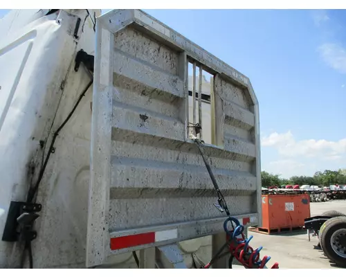 FREIGHTLINER CASCADIA 113 HEADACHE RACK