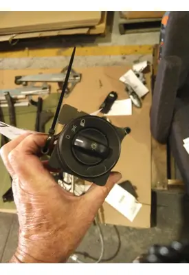 FREIGHTLINER CASCADIA 113 HEADLAMP SWITCH