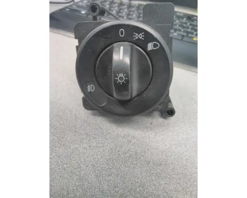 FREIGHTLINER CASCADIA 113 HEADLAMP SWITCH