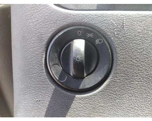 FREIGHTLINER CASCADIA 113 HEADLAMP SWITCH