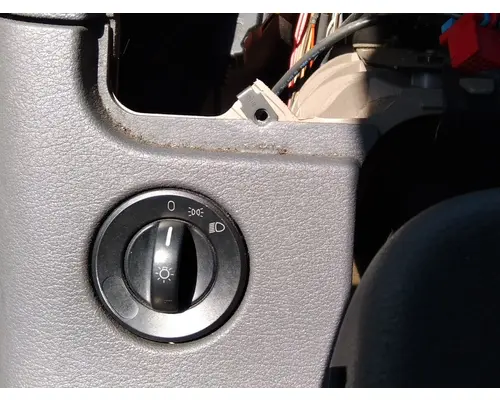FREIGHTLINER CASCADIA 113 HEADLAMP SWITCH