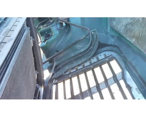 FREIGHTLINER CASCADIA 113 HOOD BRACKET