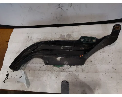 FREIGHTLINER CASCADIA 113 HOOD BRACKET