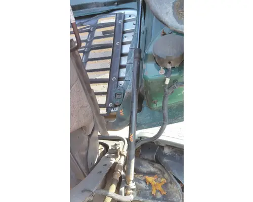 FREIGHTLINER CASCADIA 113 HOOD SHOCKSTRUT