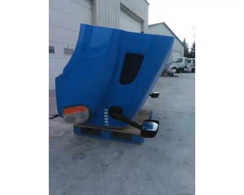 FREIGHTLINER CASCADIA 113 HOOD