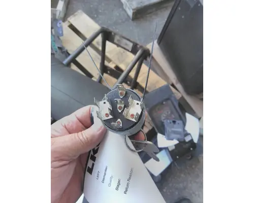 FREIGHTLINER CASCADIA 113 IGNITION SWITCH