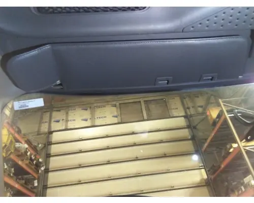 FREIGHTLINER CASCADIA 113 INTERIOR SUN VISOR