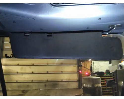 FREIGHTLINER CASCADIA 113 INTERIOR SUN VISOR