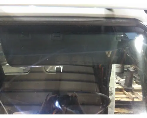 FREIGHTLINER CASCADIA 113 INTERIOR SUN VISOR