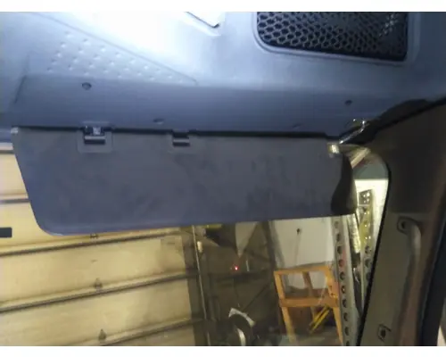 FREIGHTLINER CASCADIA 113 INTERIOR SUN VISOR
