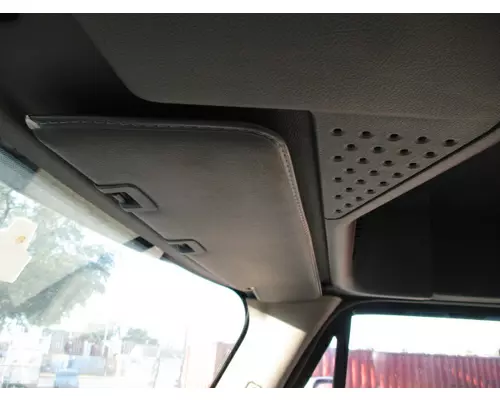 FREIGHTLINER CASCADIA 113 INTERIOR SUN VISOR