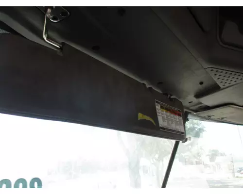 FREIGHTLINER CASCADIA 113 INTERIOR SUN VISOR
