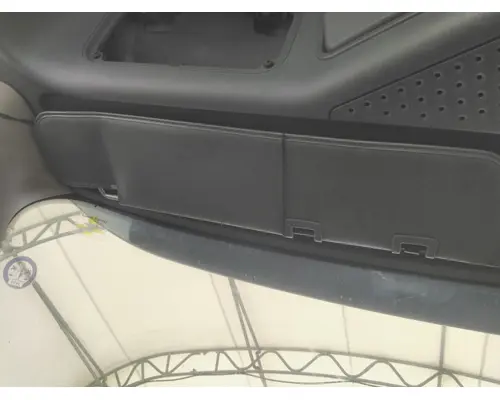 FREIGHTLINER CASCADIA 113 INTERIOR SUN VISOR