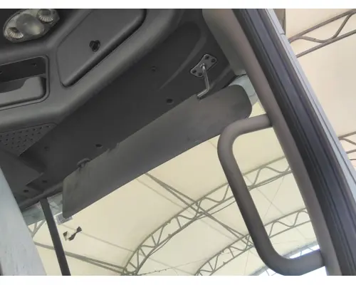 FREIGHTLINER CASCADIA 113 INTERIOR SUN VISOR