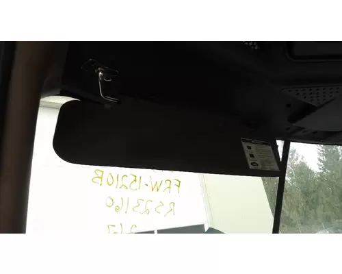 FREIGHTLINER CASCADIA 113 INTERIOR SUN VISOR