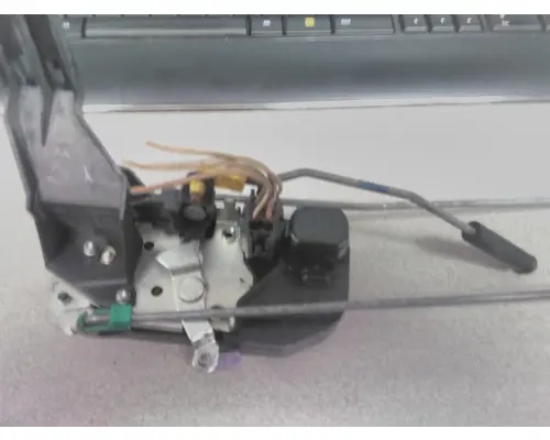 FREIGHTLINER CASCADIA 113 LATCHLOCKLEVER