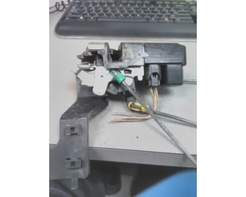 FREIGHTLINER CASCADIA 113 LATCHLOCKLEVER