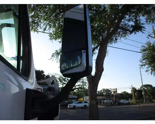 FREIGHTLINER CASCADIA 113 MIRROR ASSEMBLY CABDOOR