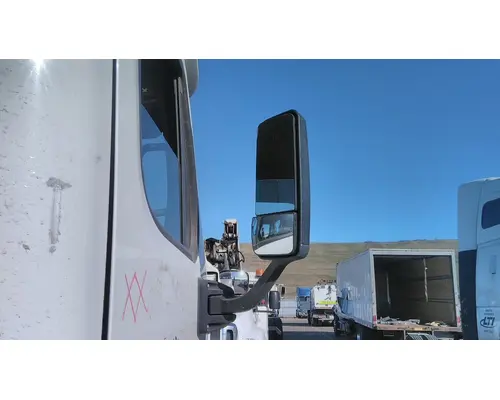FREIGHTLINER CASCADIA 113 MIRROR ASSEMBLY CABDOOR