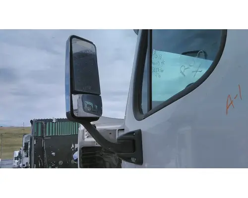 FREIGHTLINER CASCADIA 113 MIRROR ASSEMBLY CABDOOR