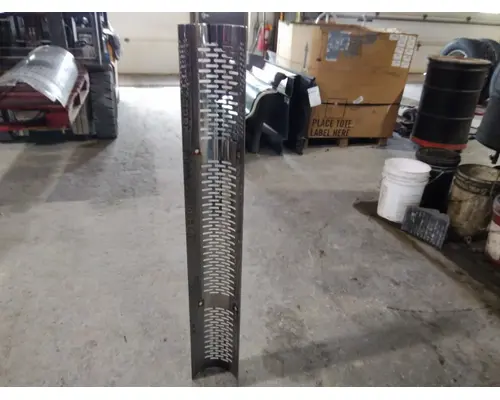 FREIGHTLINER CASCADIA 113 MUFFLER SHIELD