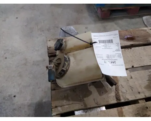 FREIGHTLINER CASCADIA 113 POWER STEERING RESERVOIR