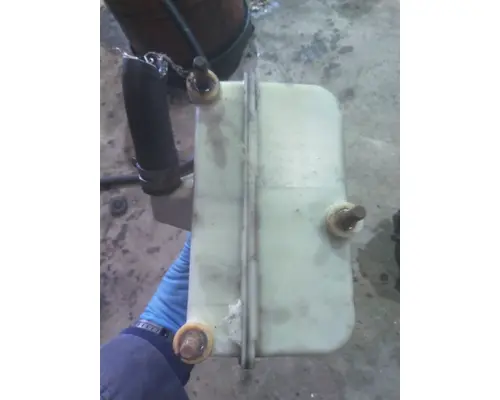 FREIGHTLINER CASCADIA 113 POWER STEERING RESERVOIR