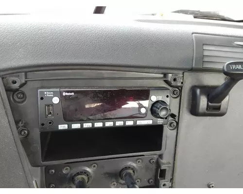 FREIGHTLINER CASCADIA 113 RADIO AMFMBLUETOOTH