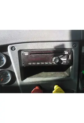 FREIGHTLINER CASCADIA 113 RADIO AM/FM