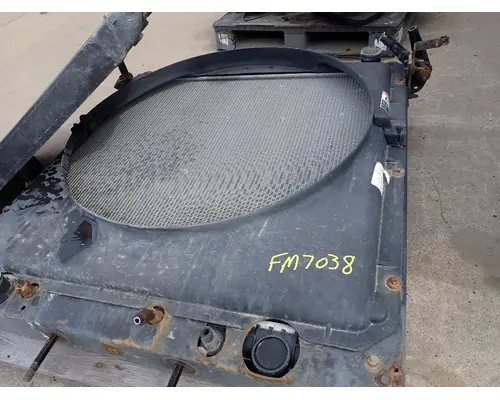 FREIGHTLINER CASCADIA 113 Radiator