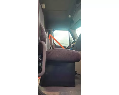 FREIGHTLINER CASCADIA 113 SEAT, FRONT