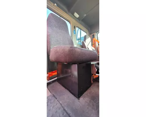 FREIGHTLINER CASCADIA 113 SEAT, FRONT