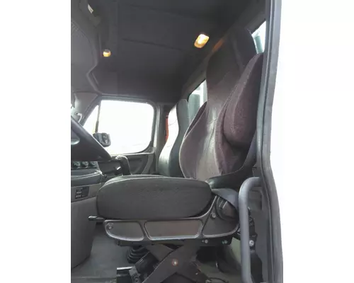 FREIGHTLINER CASCADIA 113 SEAT, FRONT