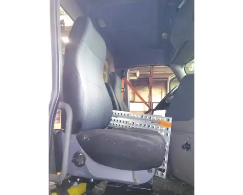 FREIGHTLINER CASCADIA 113 SEAT, FRONT