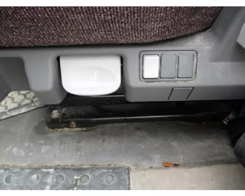 FREIGHTLINER CASCADIA 113 SEAT, FRONT