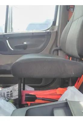 FREIGHTLINER CASCADIA 113 SEAT, FRONT
