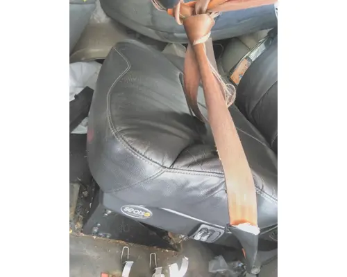 FREIGHTLINER CASCADIA 113 SEAT, FRONT