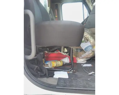 FREIGHTLINER CASCADIA 113 SEAT, FRONT