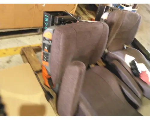 FREIGHTLINER CASCADIA 113 SEAT, FRONT
