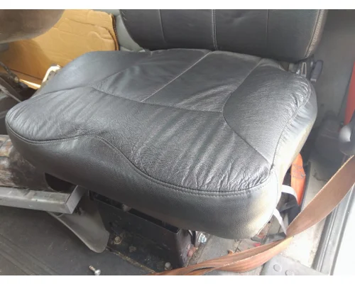 FREIGHTLINER CASCADIA 113 SEAT, FRONT