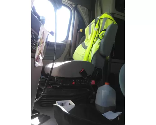 FREIGHTLINER CASCADIA 113 SEAT, FRONT