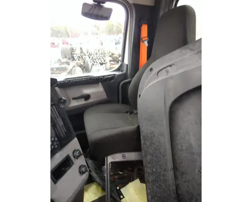 FREIGHTLINER CASCADIA 113 SEAT, FRONT
