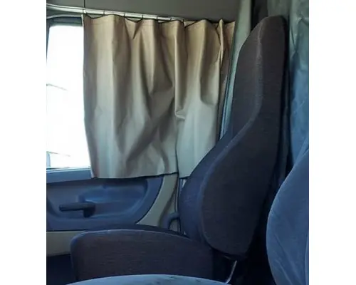 FREIGHTLINER CASCADIA 113 SEAT, FRONT