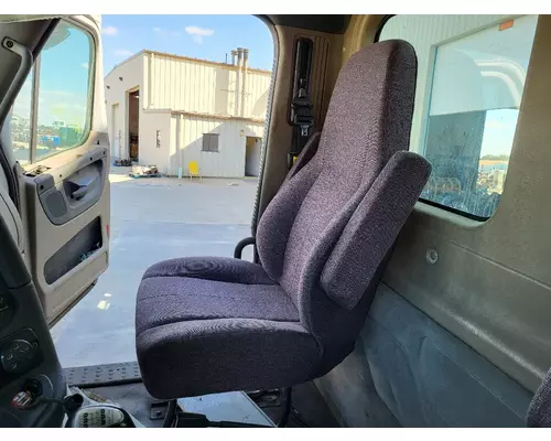 FREIGHTLINER CASCADIA 113 SEAT, FRONT